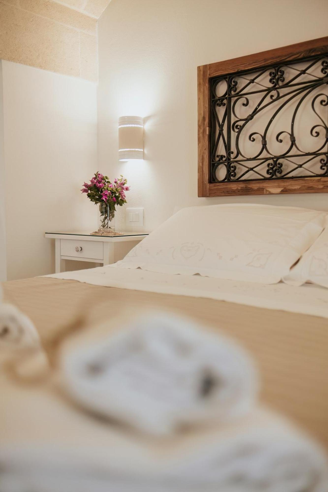 LE MAIOLICHE - Apulian B&B Grottaglie Exterior foto